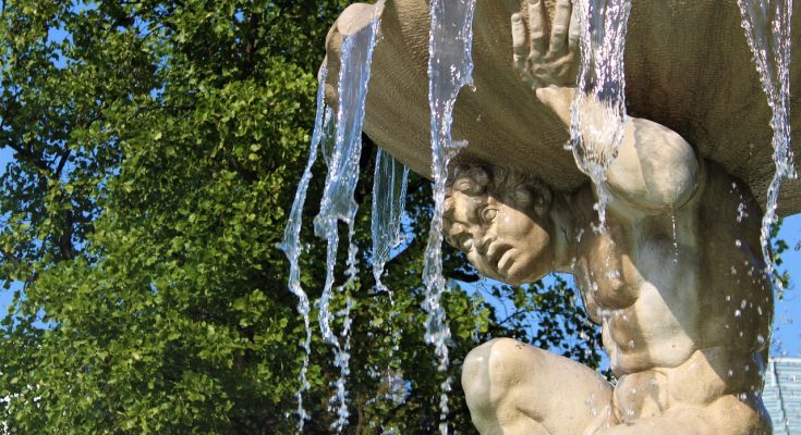 Fountain, linz, linz central station — 2.) Gab parece schon mal rechtliche Probleme uber PayPal?